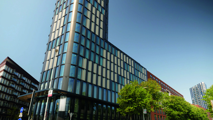 An essential part of the energy and sustainability concept is the 'living' facade made of glass and aluminium. Following careful testing, aluminium proved to be the most sustainable material in this context.