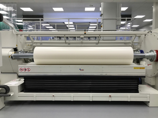 SentryGlas Xtra von der Rolle verbessere die Haftung auf der Luftseite des Glases und verringere das Hazing-Risiko.