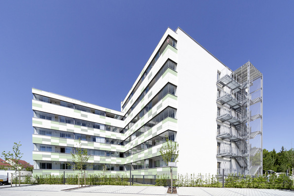 The location of the building in Markt Schwaben near Munich demanded a great deal of finesse from the planners.