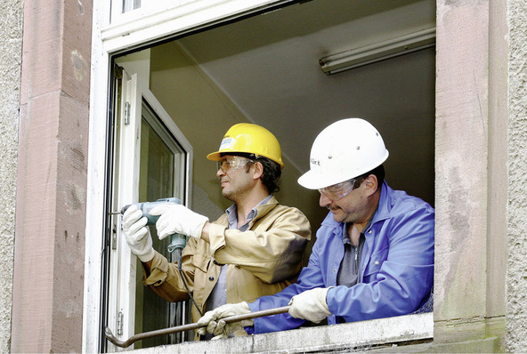 PVC window recycling: From the removal of the old windows to the recycling plant is only a few steps for the processor with the help of Rewindo.