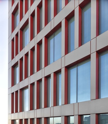 The excellent low-E glass Şişecam Temperable Solar Control Neutral 70/37 is a suitable solution for glazing where transparency and low reflection are required.