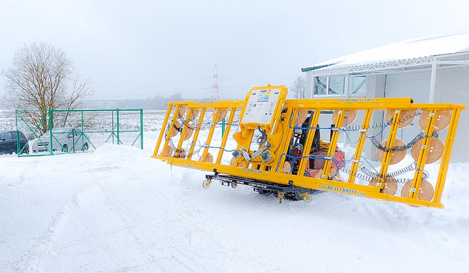 Depending on the location and climate, lifting and assembly equipment often has to meet specific requirements. This Heavydrive vacuum unit has special winter plates.
