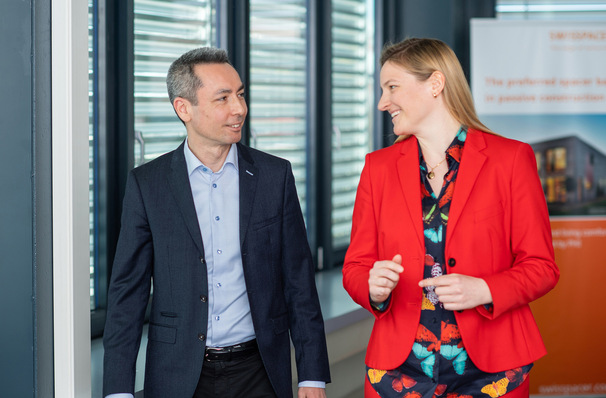 Francis Cholley, new Managing Director at Swisspacer, together with Victoria Renz-Kiefel, ensures an orderly handover as well as continuation of the previous strategy.