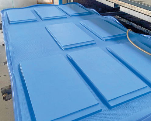 RCN's Clean Concept makes it possible to laminate laminated glass with clean glass edges without having to remove the excess EVA.