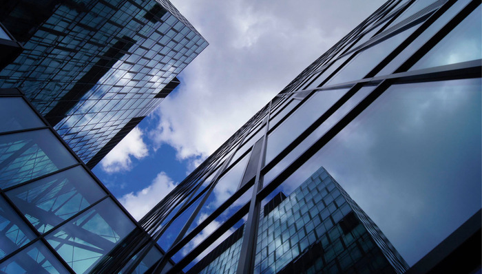 If safety glass is used, it should not be visually apparent.