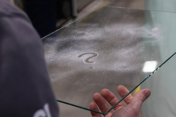 Products to which microplastics have been deliberately added have recently been banned in the EU. This also affects glass processors.