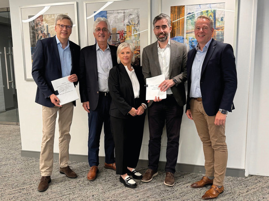  From left to right: Philipp Neuhaus, Chief Financial Officer of Schüco; Steven Kraus, Majority Shareholder of Skyline Windows; Birgit Westphal, Transaction Advisor and Co-Owner of iBDC; Matthew Kraus, CEO of Skyline Windows; and Matthijs Bruijnse, Executive Vice President International Metal Division at Schüco, celebrate the official signing of the contract.
