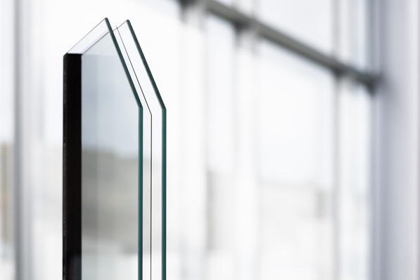 A Corning ATG as the centre pane makes the new Glas Trösch triple insulating glass thinner and significantly reduces the weight of the IG units.