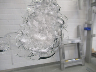 Glass impact resistance for anti-panic glazing according to EN 1630, product: Vetrogard Attack RC2.21 AP.